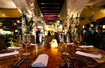 01-Harrys HARRY’S STEAKHOUSE